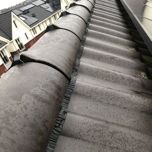 De diensten van dakspecialist in Gendringen Nieuwe laag bitumen